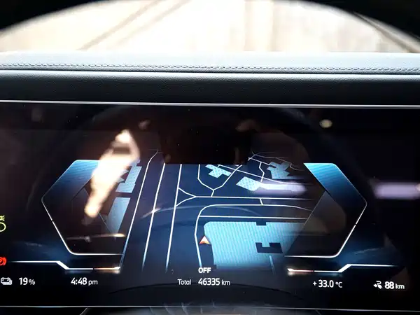 BMW i7 2023, фото 13