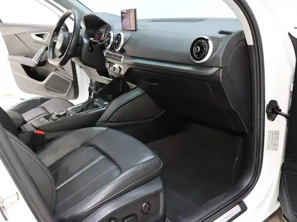 Audi Q2L 2022, фото 8