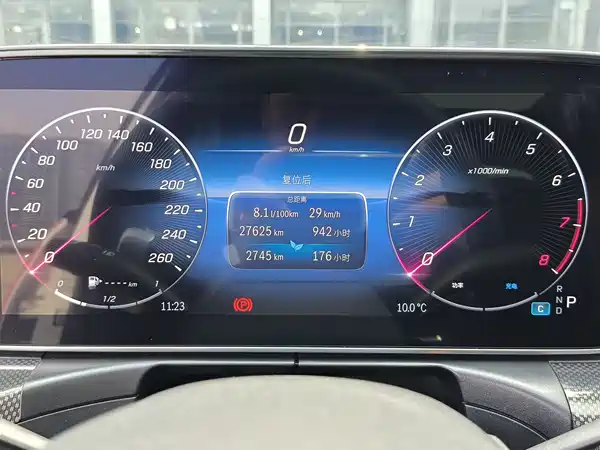 Mercedes-Benz C-Class 2023, фото 12