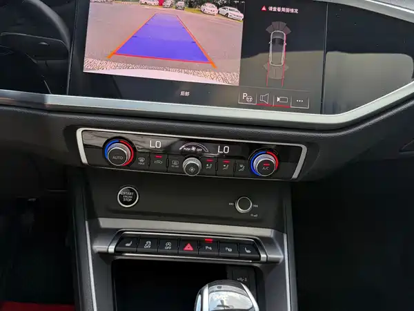 Audi Q3 2023, фото 25
