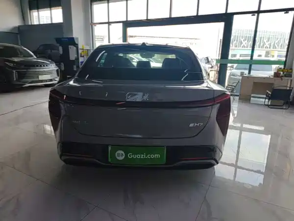 Hongqi EH7 2025, фото 6