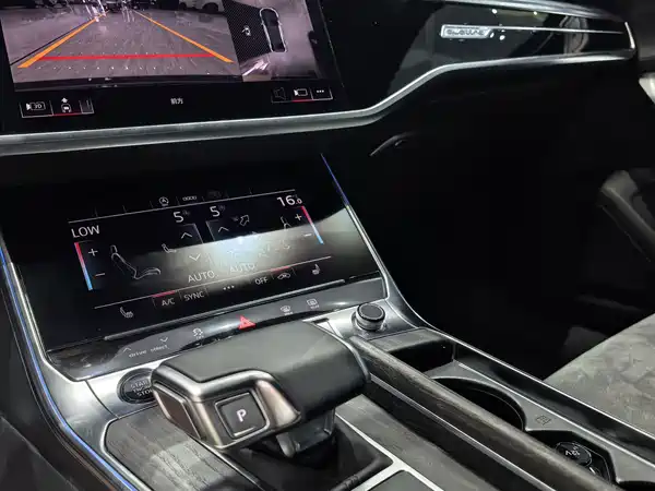 Audi A6L 2024, фото 8