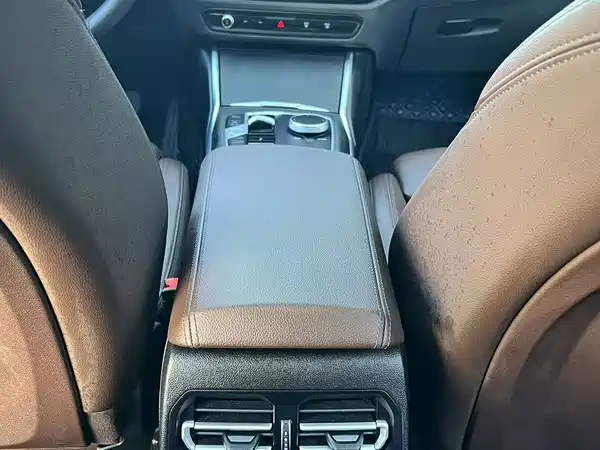 BMW 3 Series 2023, фото 11