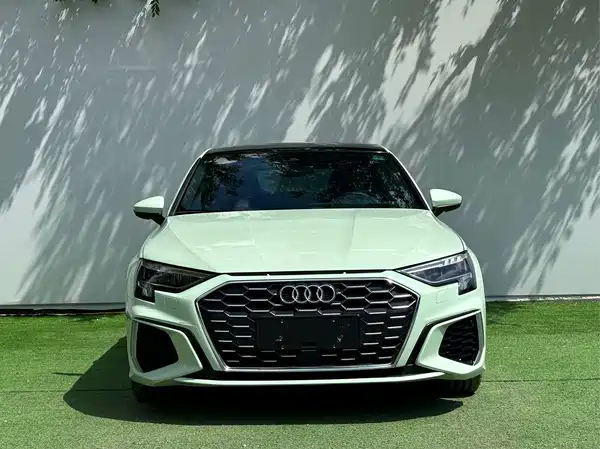 Audi A3 2023, фото 2