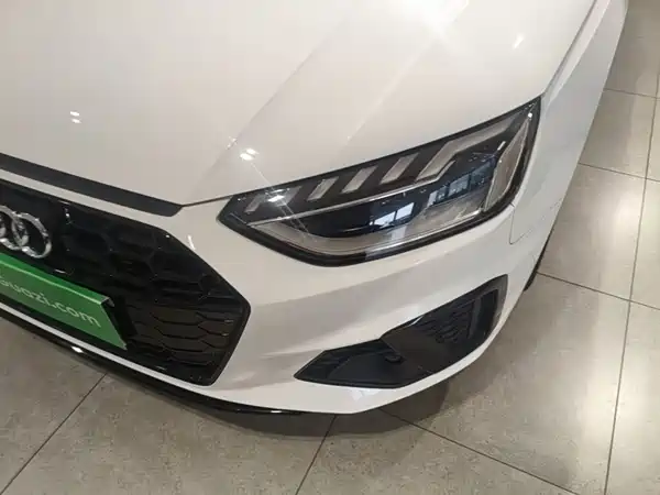 Audi A4L 2022, фото 23