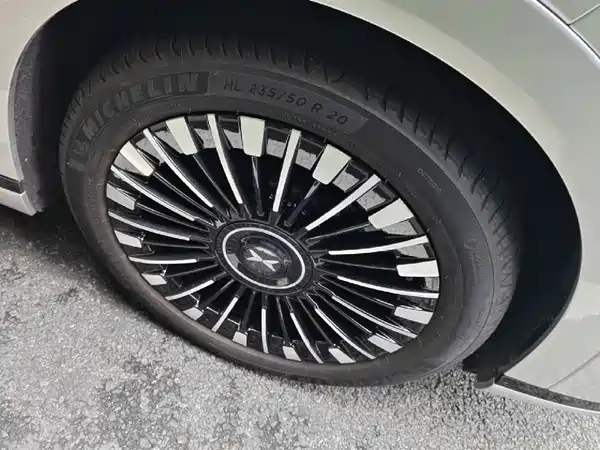 XPeng X9 2025, фото 11