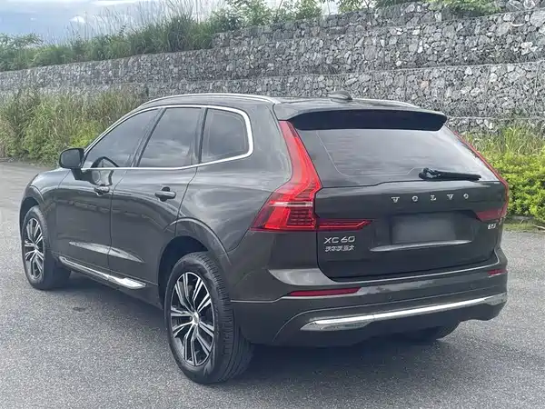 Volvo XC60 2022, фото 4