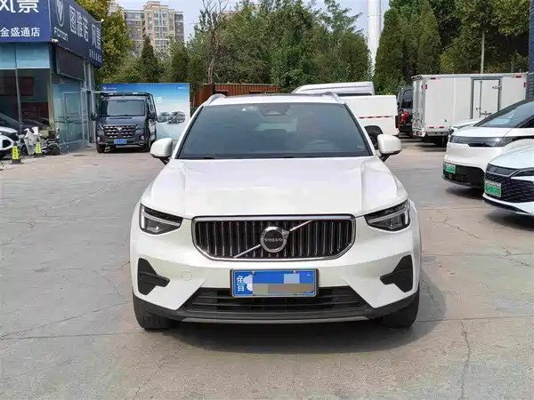Volvo XC40 2023, фото 2