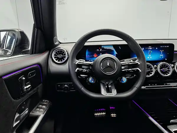 Mercedes-Benz GLB AMG 2024, фото 9