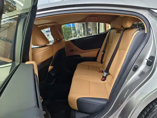 Lexus ES 2022, фото 8