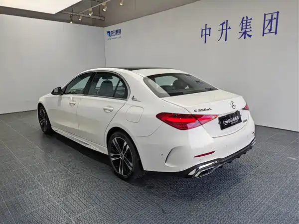 Mercedes-Benz C-Class PHEV 2024, фото 6