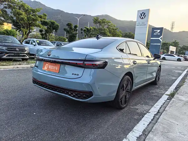 Volkswagen Passat 2025, фото 7