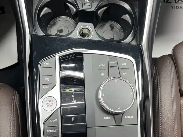 BMW 3 Series 2023, фото 19
