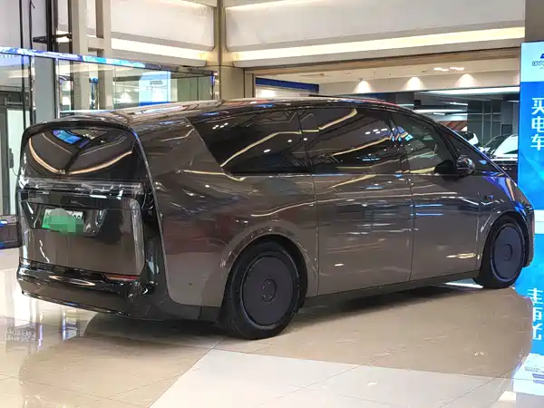 Li Auto MEGA 2025, фото 7