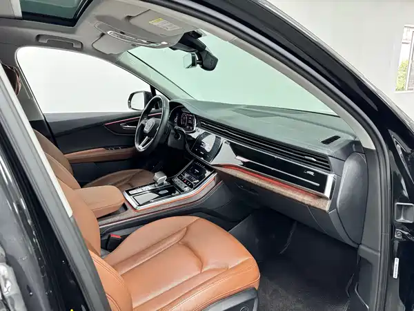 Audi Q7 2023, фото 10