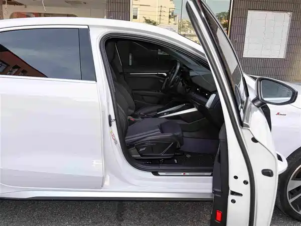 Audi A3 2024, фото 17