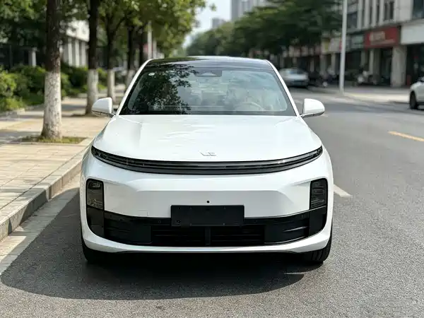 Li Auto L6 2024, фото 2