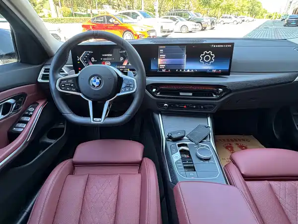 BMW 3 Series 2025, фото 12