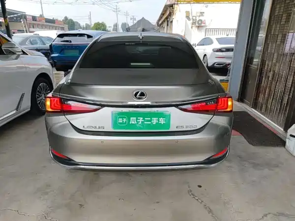 Lexus ES 2022, фото 5