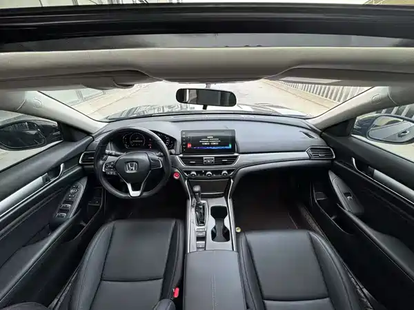 Honda Accord 2022, фото 8
