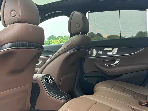 Mercedes-Benz E-Class 2022, фото 7