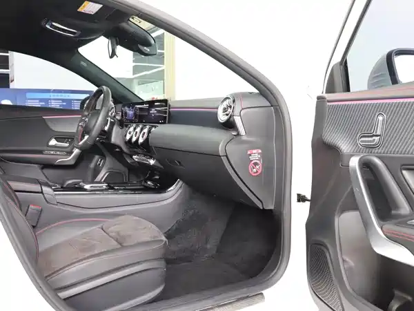 Mercedes-Benz A-Class 2023, фото 24