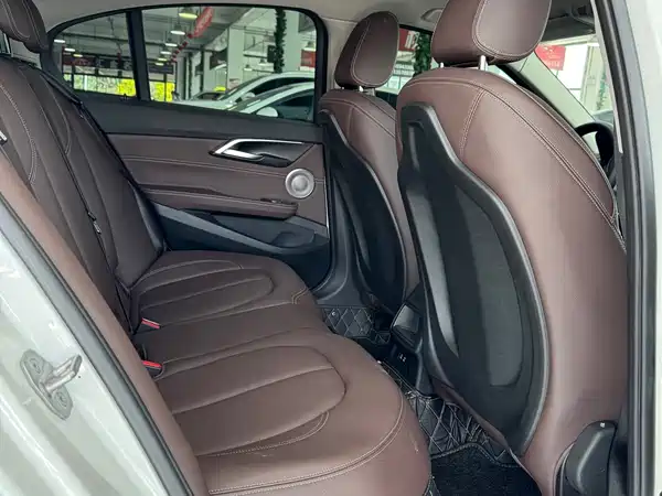 BMW 1 Series 2022, фото 13