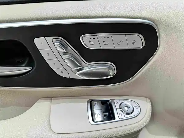 Mercedes-Benz V-Class 2022, фото 18