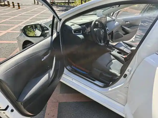 Toyota Corolla 2023, фото 8