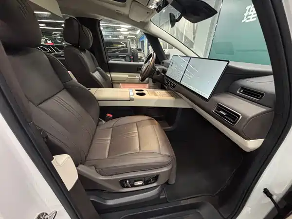 Li Auto MEGA 2024, фото 20