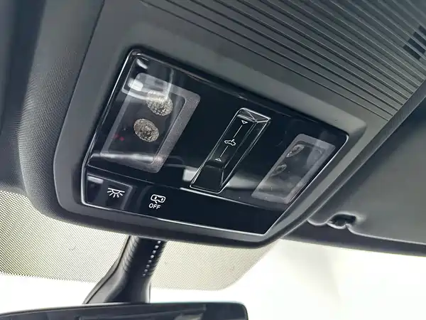 Volkswagen Golf 2023, фото 20