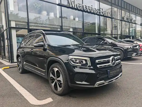 Mercedes-Benz GLB 2023, фото 13