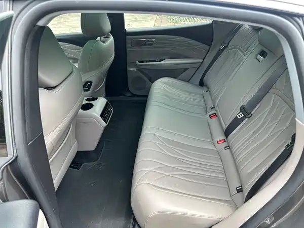Geely Galaxy Starshine 8 2025, фото 29