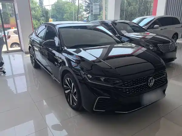 Volkswagen Passat 2022, фото 3