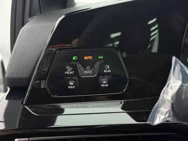 Volkswagen Golf 2023, фото 21