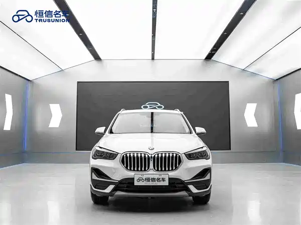 BMW X1 2021, фото 2