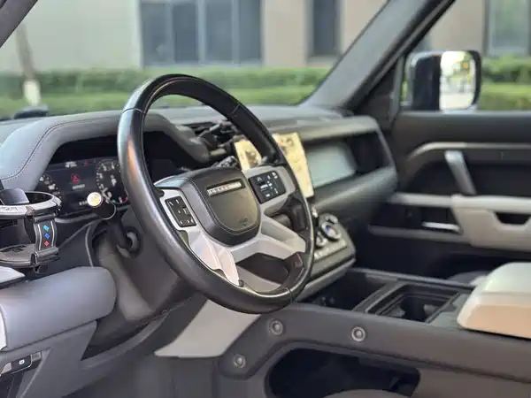 Land Rover Defender 2023, фото 5