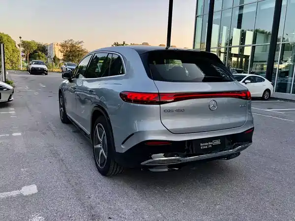 Mercedes-Benz EQS SUV 2023, фото 5