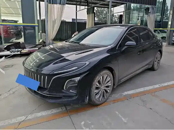 Hongqi E-QM5 2022