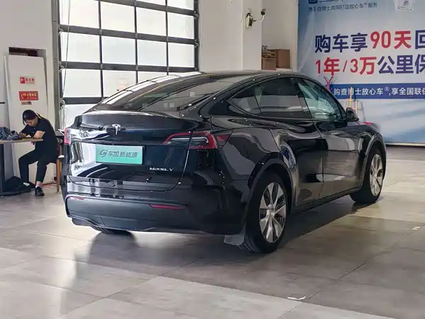 Tesla Model Y 2022, фото 9