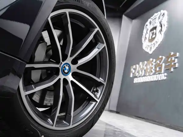 BMW 5 Series PHEV 2022, фото 10