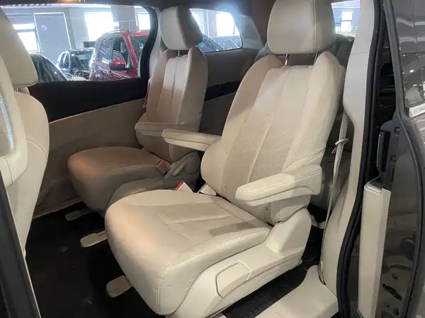 Buick GL8 2023, фото 12