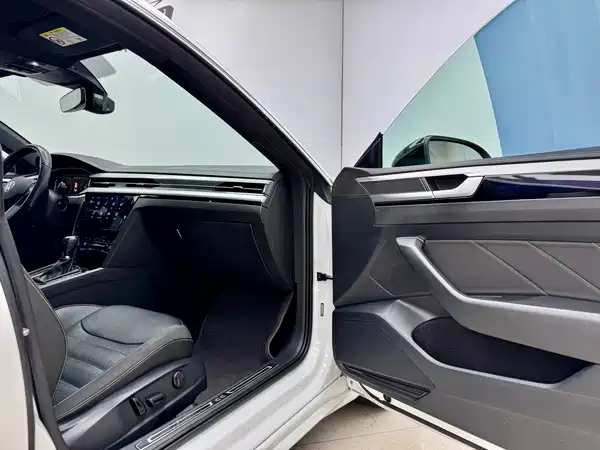 Volkswagen Passat CC 2023, фото 13
