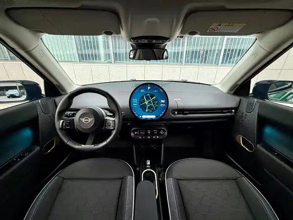 MINI Cooper SE 2024, фото 5