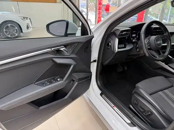 Audi A3 2023, фото 8