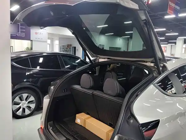 Tesla Model Y L 2025, фото 15