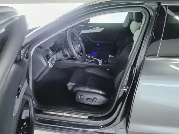 Audi A4L 2022, фото 9