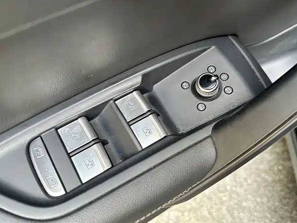 Audi Q5L 2024, фото 11