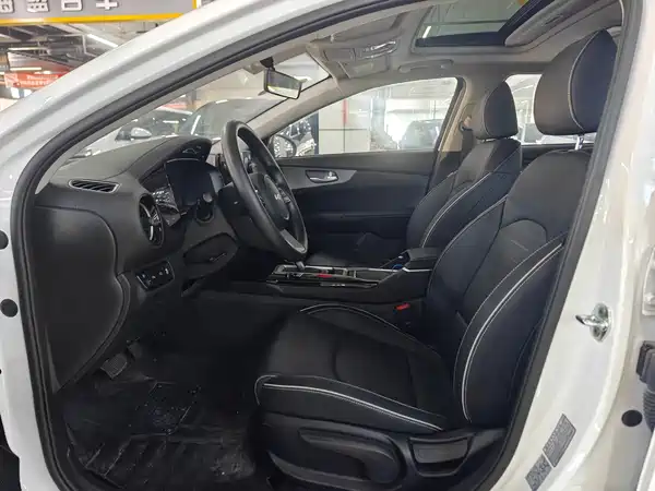 Kia K3 2024, фото 4