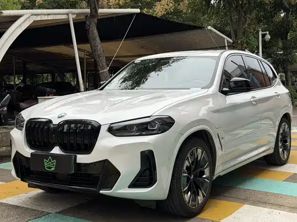 BMW iX3 2023
